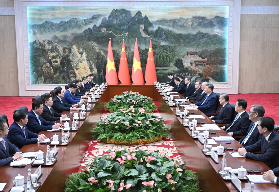 Ο Κιν?ζο? Πρ?εδρο? Σι Τζινπ?νγκ συναντ?θηκε με τον πρωθυπουργ? του Βιετν?μ