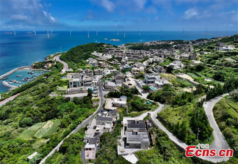 Παραθαλ?σσιο τοπ?ο του νησιο? Πινγκτ?ν στην επαρχ?α Φουτζι?ν