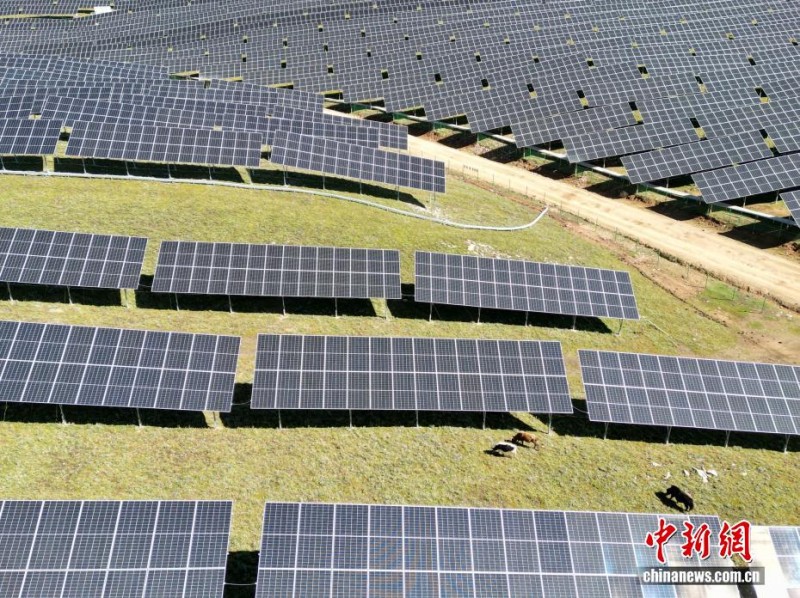 Το ηλιακ? π?ρκο σε υψ?μετρο 4.000 μ?τρων?μετατρ?πεται σε ?τραπεζαρ?α με στ?γη στον ουραν?? για τα γι?κ