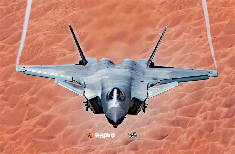 Συγκλονιστικ?! ?ρχεται μια ν?α ταιν?α με εξαιρετικ? κοντιν?? αεροφωτογραφ?ε? μαχητικ?ν αεροσκαφ?ν!