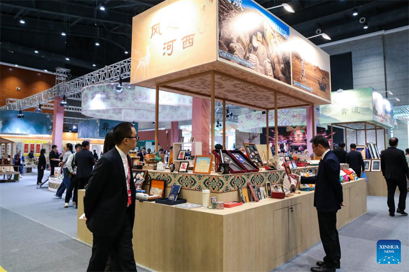 Ξεκ?νησε η 8η Διεθν?? Πολιτιστικ? ?κθεση του Δρ?μου του Μεταξιο? (Ντουνχου?νγκ)