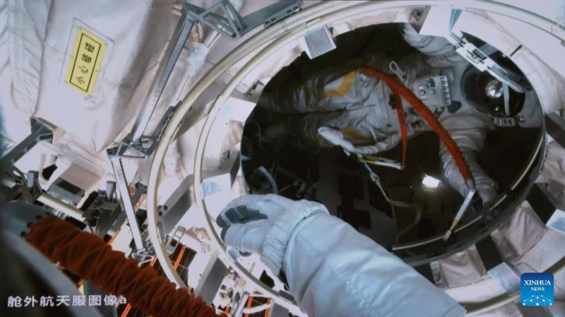 Το πλ?ρωμα τη??αποστολ???Shenzhou-20 ολοκλ?ρωσε με επιτυχ?α την τ?ταρτη δραστηρι?τητα εκτ?? σκ?φου?