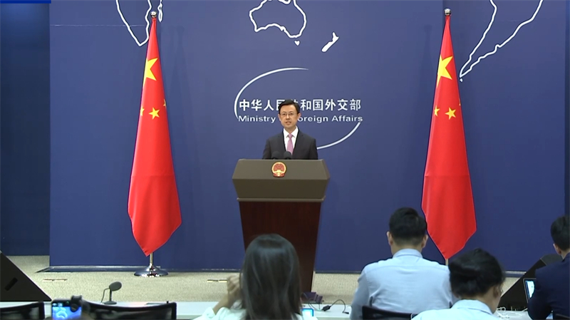 Ο εκπρ?σωπο? του κινεζικο? υπουργε?ου Εξωτερικ?ν, Γκου? Τζιακο?ν, μιλ?ει σε τακτικ? συν?ντευξη Τ?που στο Πεκ?νο, Κ?να, 29 Σεπτεμβρ?ου 2025. (Φωτογραφ?α / CMG)