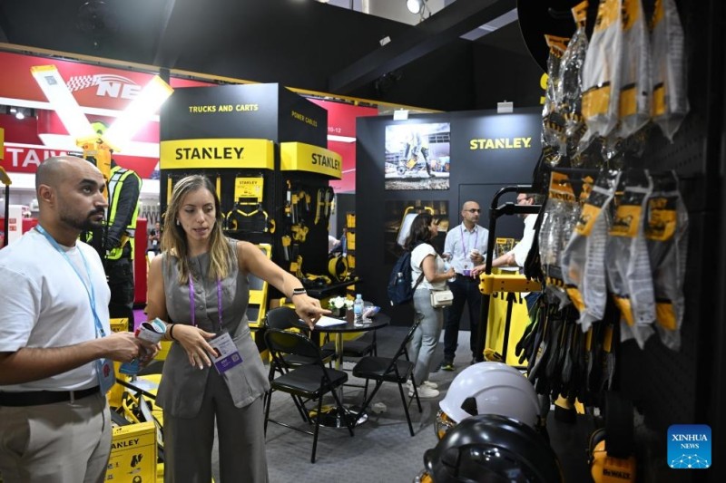 Η ?κθεση Εισαγωγ?ν και Εξαγωγ?ν τη? Κ?να? , ξεκ?νησε την Τετ?ρτη στη ν?τια Κ?να, με αριθμ? ρεκ?ρ εκθετ?ν και αγοραστ?ν.