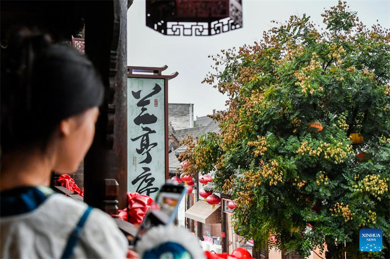 Ο τουρισμ?? αναψυχ?? ανθε? στην αρχα?α π?λη Σιντζ?ου