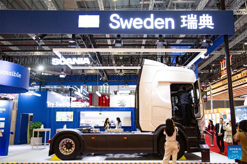 Μια ματι? στα περ?πτερα των τιμ?μενων χωρ?ν-επισκεπτ?ν στην 8η Διεθν? ?κθεση Εισαγωγ?ν τη? Κ?να?