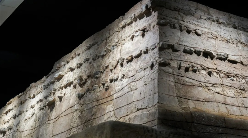 Η φωτογραφ?α δε?χνει τα απομειν?ρια του αρχα?ου ανατολικο? τε?χου? τη? π?λη? Τιεντζ?ν. (Φωτογραφ?α / Λα?κ? Καθημεριν? Online)